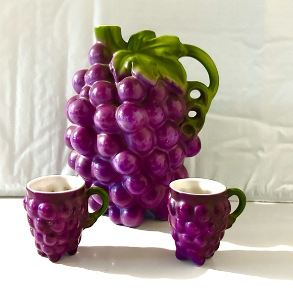 Vintage Royal Bayreuth Bavaria Germany Grape figure Pitcher and two Cup